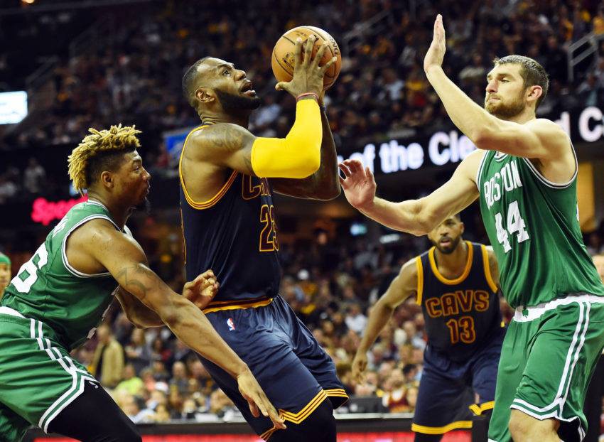 Boston Celtics bất lực trước sức công phá của LeBron James và đồng đội.