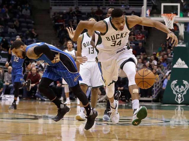 Cầu thủ xuất sắc nhất trận đấu không ai khác ngoài Giannis Antetokounmpo (34) với tripple-double cho Bucks.