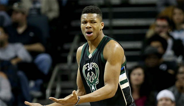 Antetokounmpo đang chơi dưới sức kéo theo cả Bucks.