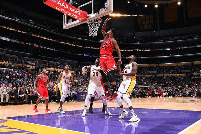 Jimmy Butler giúp Chicago Bulls toàn thắng cả 3 trận trong tuần