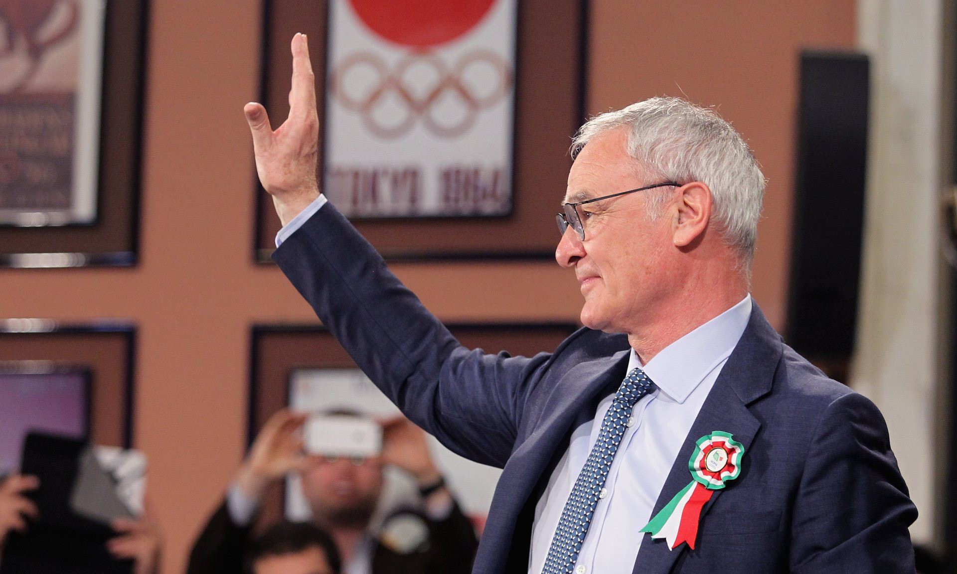 HLV Claudio Ranieri (Leicester) thừa nhận chưa bao giờ từ bỏ cơ hội nắm Tuyển Italia. 
