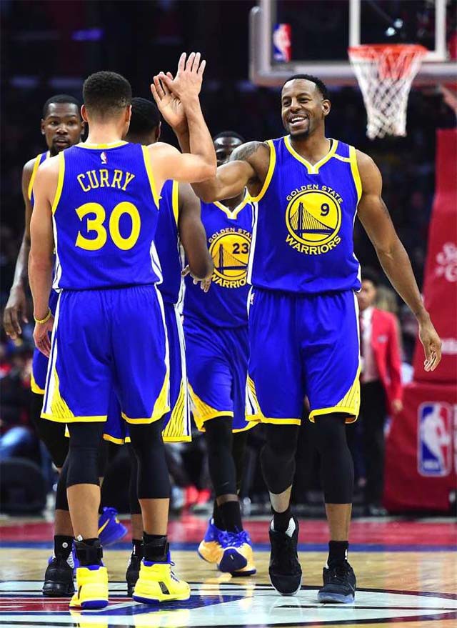 Curry chơi không thực sự xuất sắc nhưng Golden State vẫn còn những ngôi sao khác biết cách tỏa sáng.