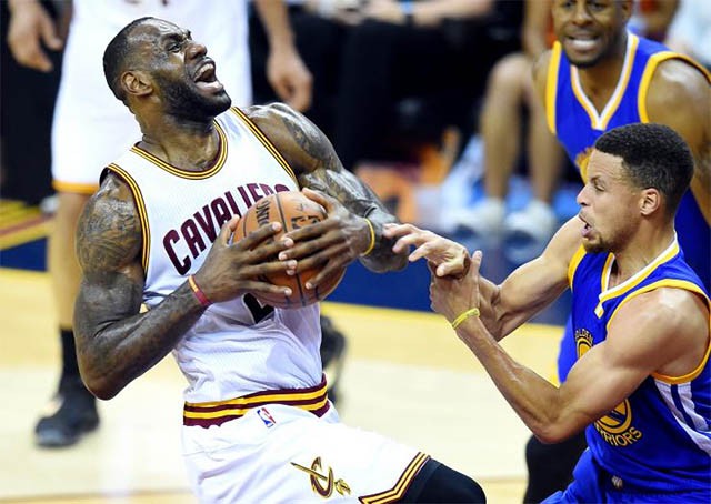 Mối quan hệ giữa Stephen Curry với LeBron James không còn thân thiết như trước