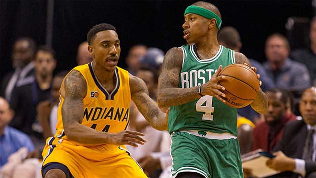 Isaiah Thomas (4) ghi 6 điểm quyết định mang về chiến thắng cho Celtics.