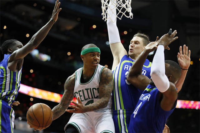 Một mình Isaiah Thomas không đủ để Boston Celtics hạ Atlanta Hawks
