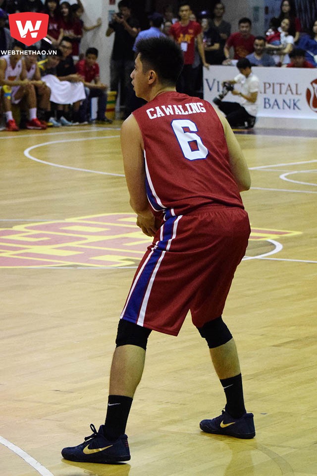 JR Cawaling với mẫu Nike Kobe XI EM “Philippines”.