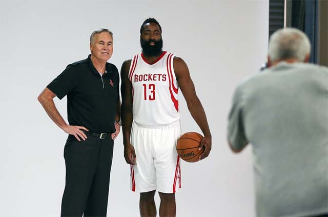 James Harden sẽ làm mọi cách giúp Mike D’Antoni chiến thắng đội bóng cũ của mình.