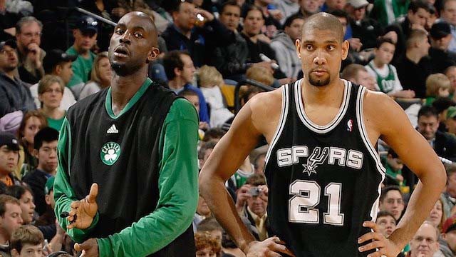 Kevin Garnett (trái) và Tim Duncan (phải) sẽ có nhiều điều để truyền đạt cho lứa cầu thủ trẻ của NBA.