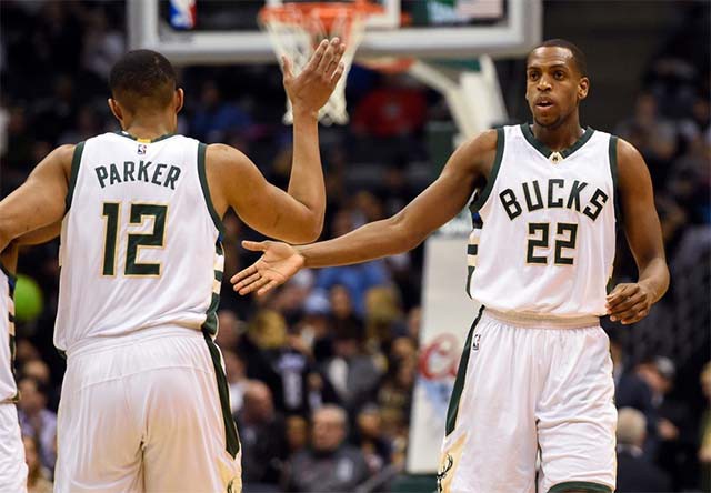 Khris Middleton thể hiện hơn hẳn những đồng nghiệp hưởng lương như anh.