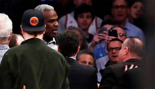 Sự việc của cựu cầu thủ Charles Oakley gần đây khiến Knicks càng bị chú ý.