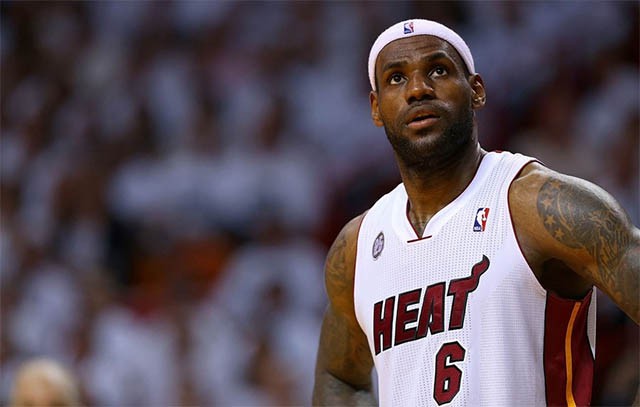 Ngay cả LeBron James cũng từng bỏ Cleveland sang Miami để cùng Heat săn lùng nhẫn NBA
