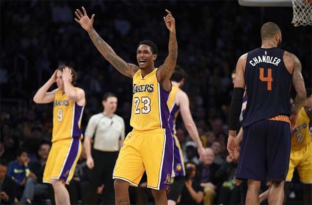 Phong độ cao của Lou Williams không giúp Lakers có được kết quả tốt.