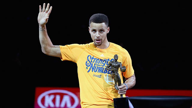 Khả năng ném 3 giúp Stephen Curry đoạt MVP của NBA