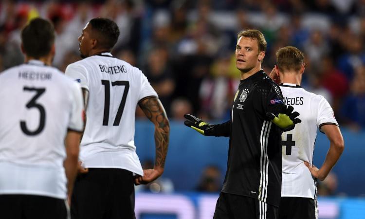 Manuel Neuer thừa nhận là sai lầm của Bastian Schweinsteiger.