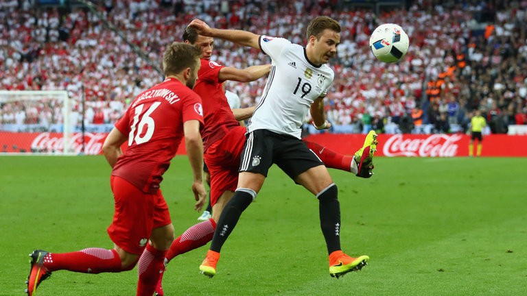 Mario Gotze từng ghi bàn quyết định sau khi vào thay Miroslav Klose để chơi như ''số 9 ảo'' ở chung kết World Cup