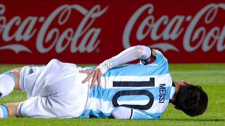 Messi đau làm Argentina phát sốt.