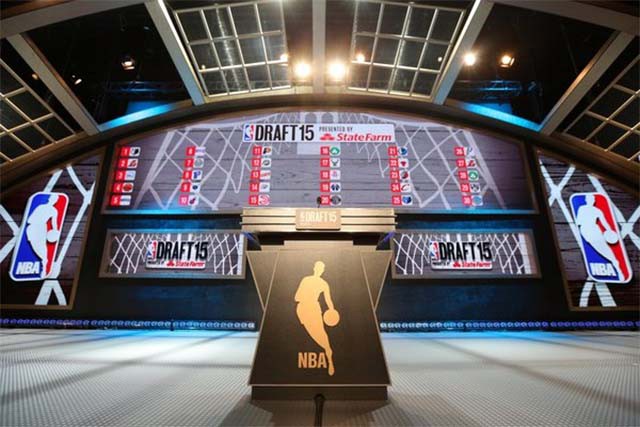 NBA draft, sự kiện vô cùng quan trọng của giải bóng rổ NBA diễn ra khi kết thúc một mùa.