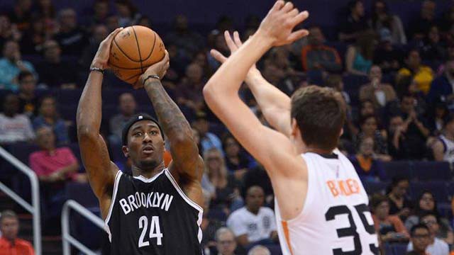 Rondae Hollis-Jefferson có trận đấu rất hay với 20 điểm và kỉ lục cá nhân của anh với 13 rebounds cho Nets. 