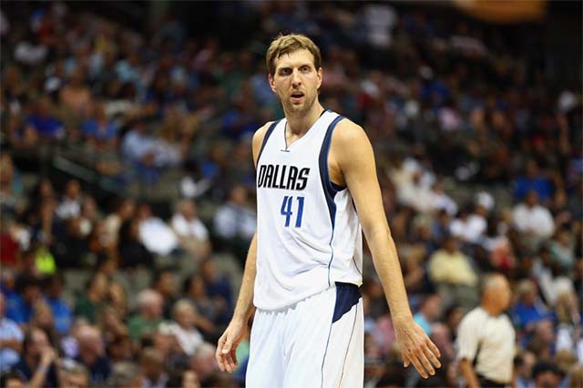 Nowitzky trở lại nhưng chưa thể cải thiện được thành tích bết bát của Mavericks.