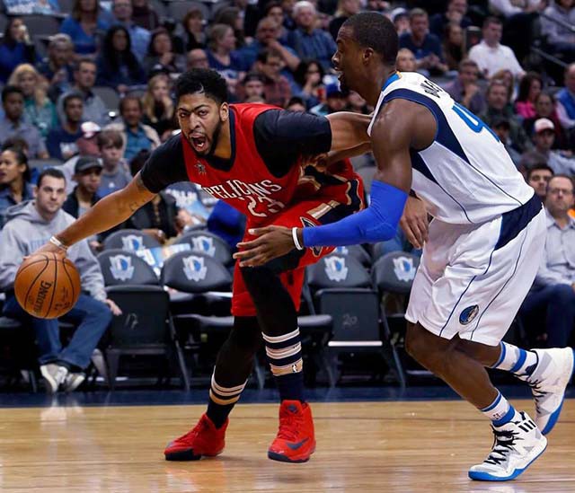 Anthony Davis vẫn ghi nhiều điểm, nhưng không đủ để Pelicans thắng Mavericks.