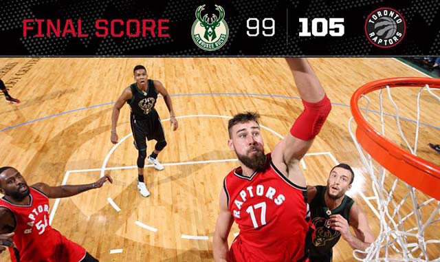 Một pha lên rổ của Jonas Valanciunas trong chiến thắng Bucks.