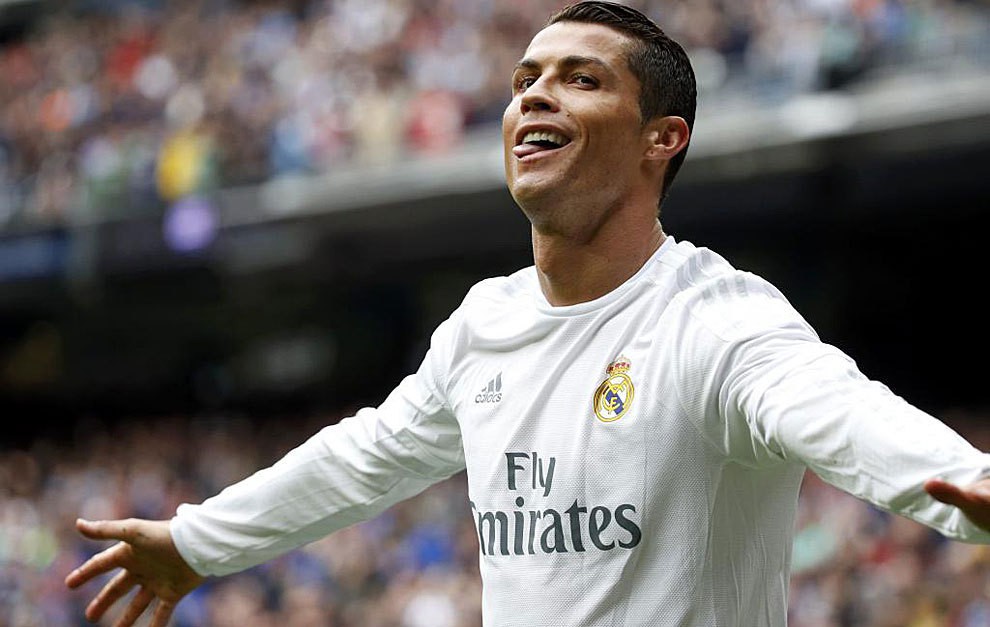 Cristiano Ronaldo là 1 trong 5 mục tiêu của PSG.