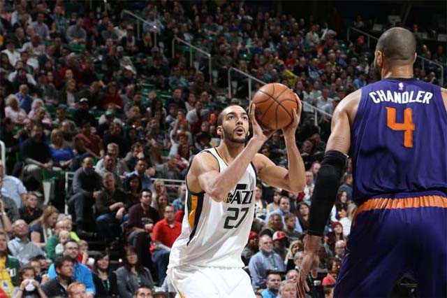 Khi mới thi đấu tại NBA, Gobert là một trung phong cổ điển “không biết ném” đích thực.