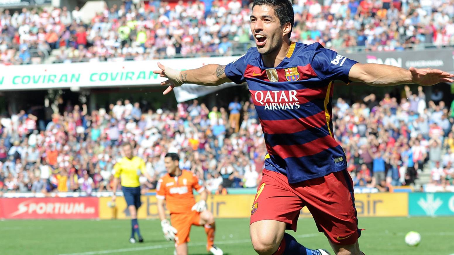 Luis Suarez cán mốc 40 bàn ở La Liga.