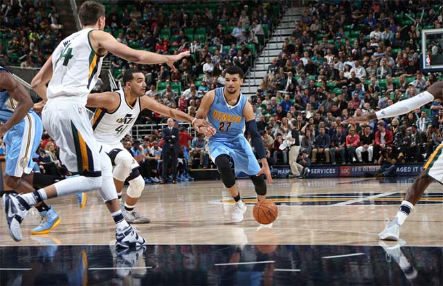 Utah Jazz từng dẫn Denver 23 điểm trong chiến thắng 105-98.