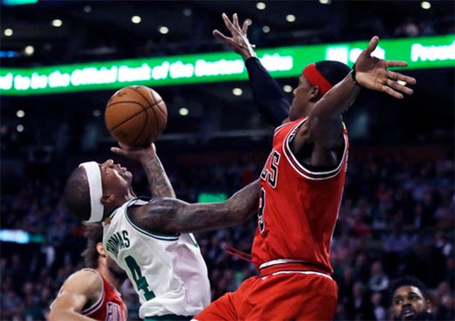 Về cá nhân dẫn dắt lối chơi, Celtics đang gặp may do Bulls mất đi Rondo.