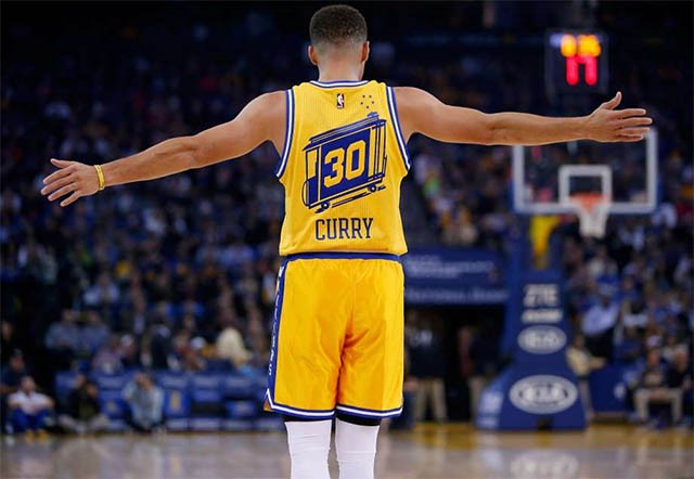 Curry là cầu thủ sở  hữu danh hiệu MVP trong 2 năm liên tiếp gần đây