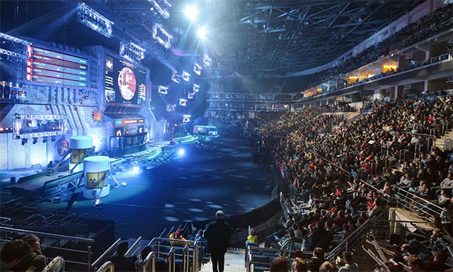 Khán giả xem eSports đông nghẹt tại giải Epicenter 2016 ở Moscow
