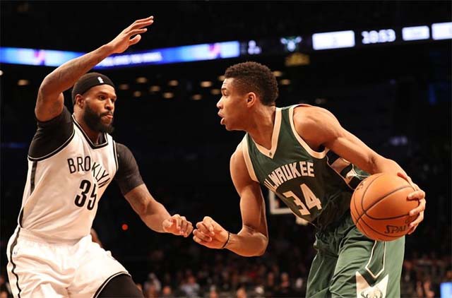 'Greek Freak' tiếp tục tỏa sáng với 1 double-double cùng 2 steals và 5 blocks.