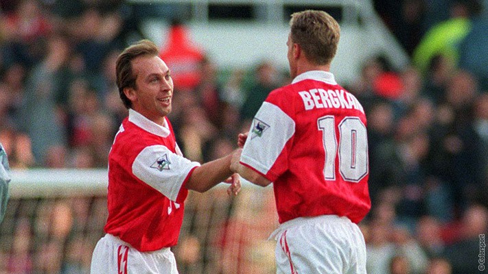 Vụ bản quyền hình ảnh đầu tiên liên quan đến những khoản chi khác thường của Arsenal cho David Platt và Dennis Bergkamp hồi tháng 04/2000.