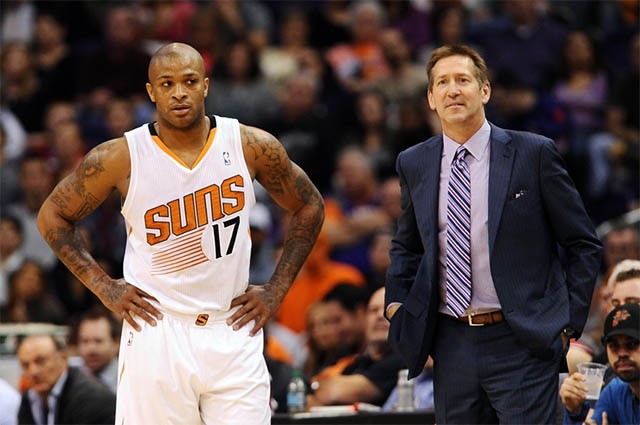 Phoenix Suns chỉ còn mong quả cầu của họ đừng nhảy bậy ở NBA draft
