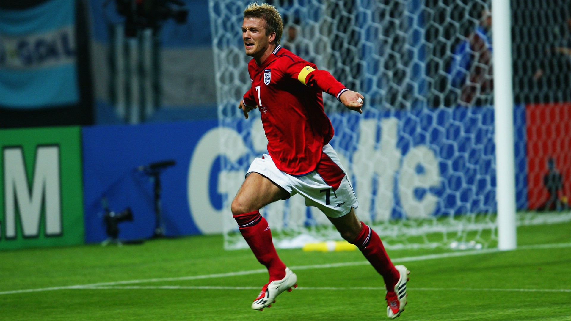 Beckham đã mang Predator khi ghi tên mình vào lịch sử bóng đá thế giới nhờ những bàn thắng đỉnh cao tại World Cup 2002