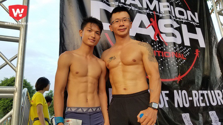 Nguyễn Chí Sơn (trái) và VĐV Ngô Quốc Khuê, người từng thi đấu giải VĐQG môn thể hình