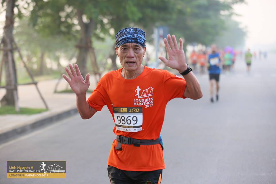 Nguyễn Đỗ Hùng, VĐV cao tuổi chạy marathon tốt nhất Việt Nam. 64 tuổi hoàn thành marathon 4 giờ 31 phút