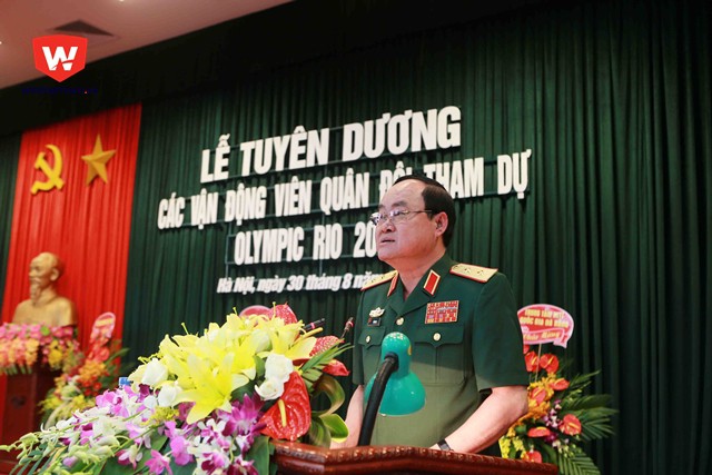 Thứ trưởng Bộ Quốc phòng phát biểu tại buổi lễ vinh danh các VĐV Hoàng Xuân Vinh, Nguyễn Thị Ánh Viên, Văn Ngọc Tú