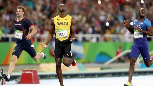 Usain Bolt không hài lòng khi cán đích mà không thể phá KLTG của chính mình
