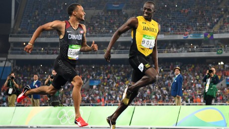 Usain Bolt dắt tay nhau vào chung kết 200m nam