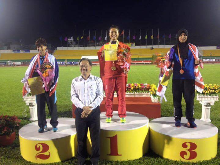 Tú Chinh giành HCV 200m sau khi hụt HC ở cự li 100m