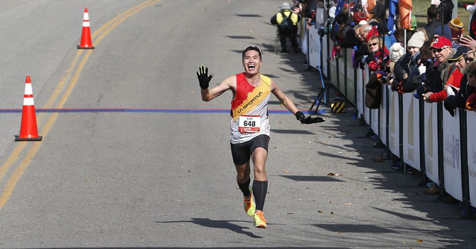 Đinh Linh (thành viên Hội những người thích chạy đường dài LDR) vừa đạt chuẩn BQ tại giải Richmond Marathon (Mỹ). Ảnh: Richmon Times