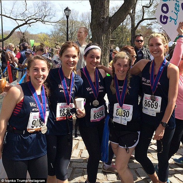 Ivanka và team sau khi hoàn thành half marathon ở Central Park, New York