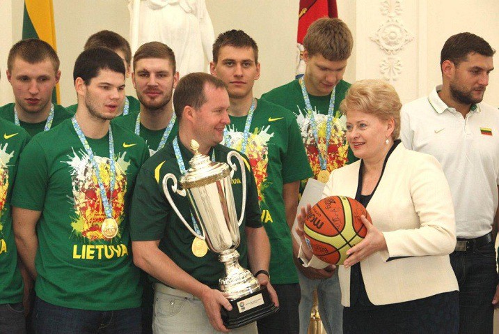 Thủ tướng Grybauskaite được mệnh danh là ''người đàn bà thép''