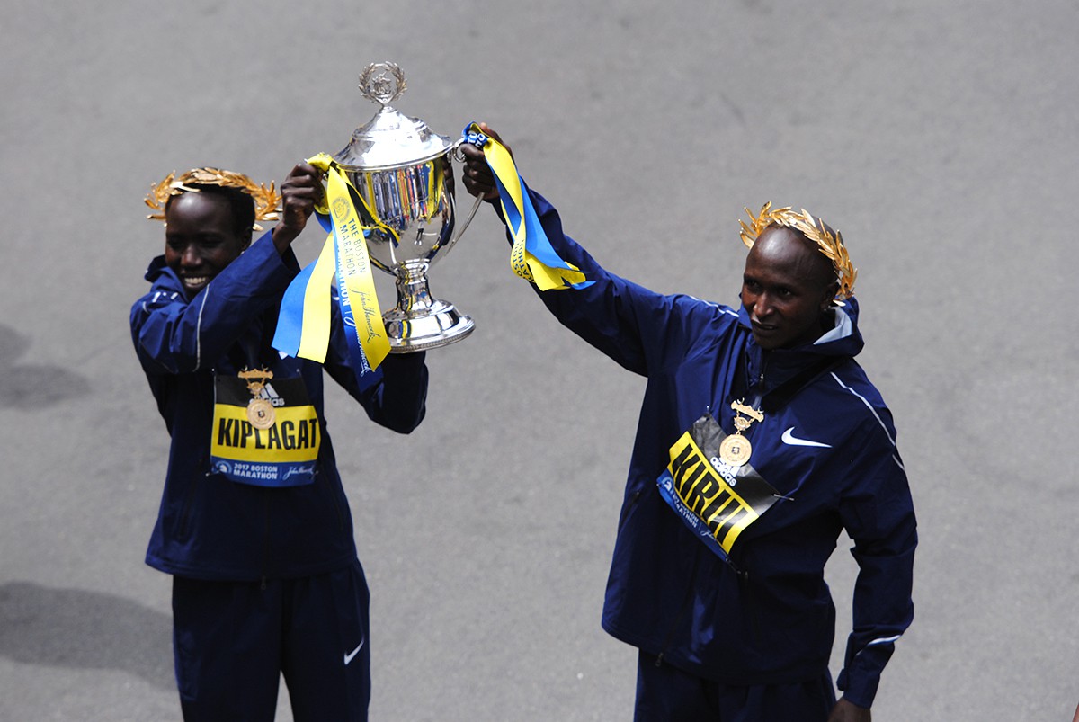 Hai tân vô địch người Kenya ở Boston Marathon 2017