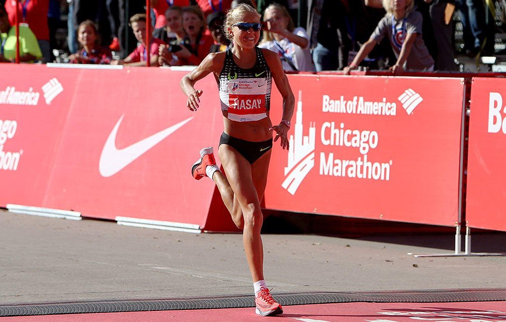 Jordan Hasay, xuất sắc không kém Galen Rupp khi lập kỷ lục giải, và là nữ VĐV Mĩ chạy marathon nhanh thứ nhì trong lịch sử