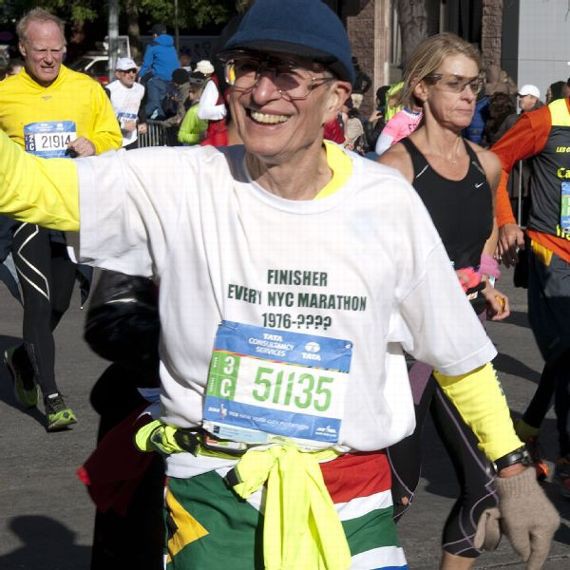 Dave Obelkevich, 73 tuổi, huyền thoại của giải New York Marathon với 40 lần hoàn thành sẽ tiếp tục tham gia năm nay
