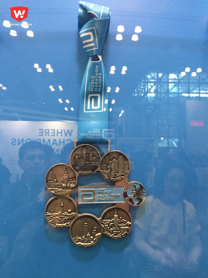 Những ai hoàn thành được cả 6 giải marathon lớn nhất thế giới sẽ có được chiếc huy chương danh giá này