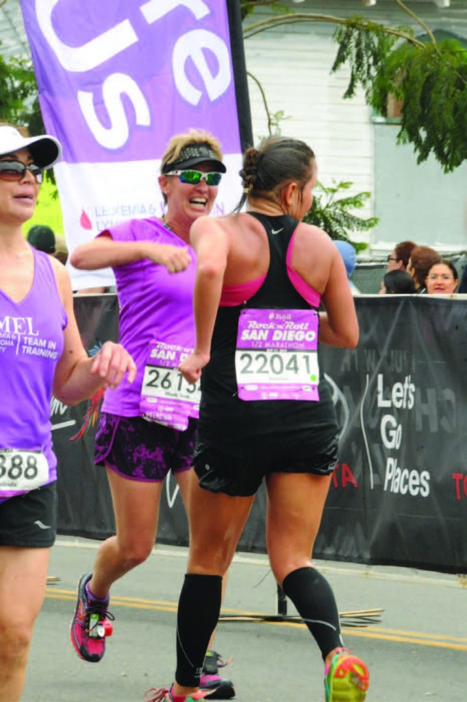 Justine Galloway từng lập kỷ lục thế giới Guinness khi chạy giải half marathon ở Rock 'n' Roll San Diego 2015